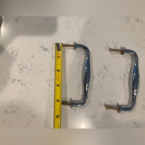 Polished Chrome 4” cabinet handles and crystal knobs - Picture 3 of 8